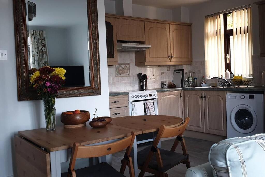 Seafront Apartment, Ground Floor, Free Parking Newcastle  Bagian luar foto